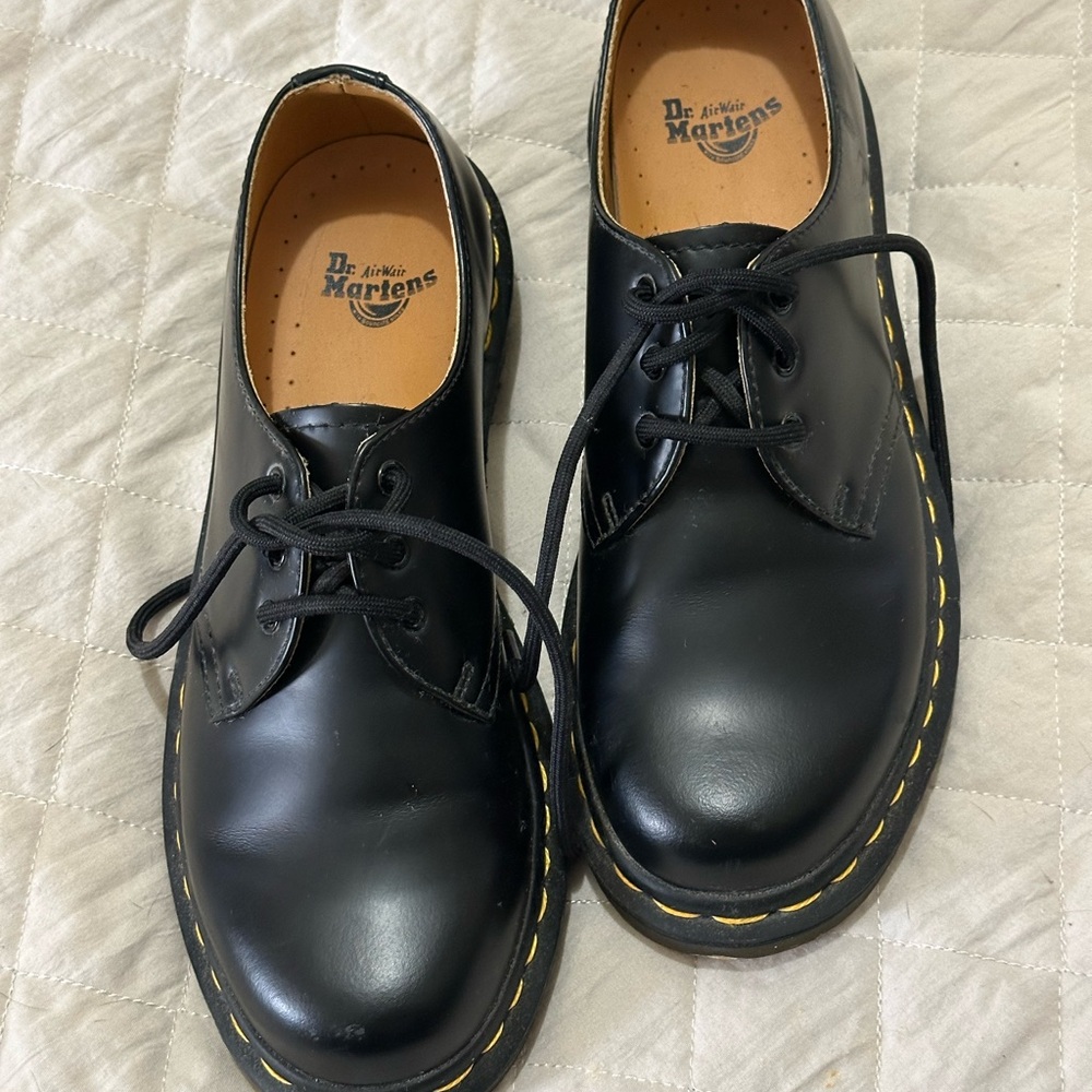 Dr. Martens 1461 Black Leather Shoes with Yellow Stitching women’s size 7